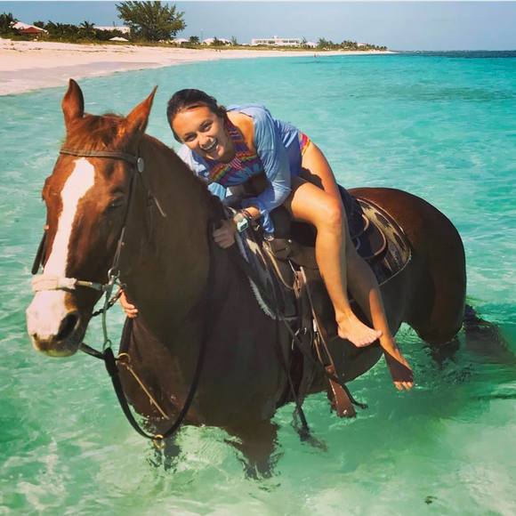 Meet your Posher, Taylor - Picture 1 of 1